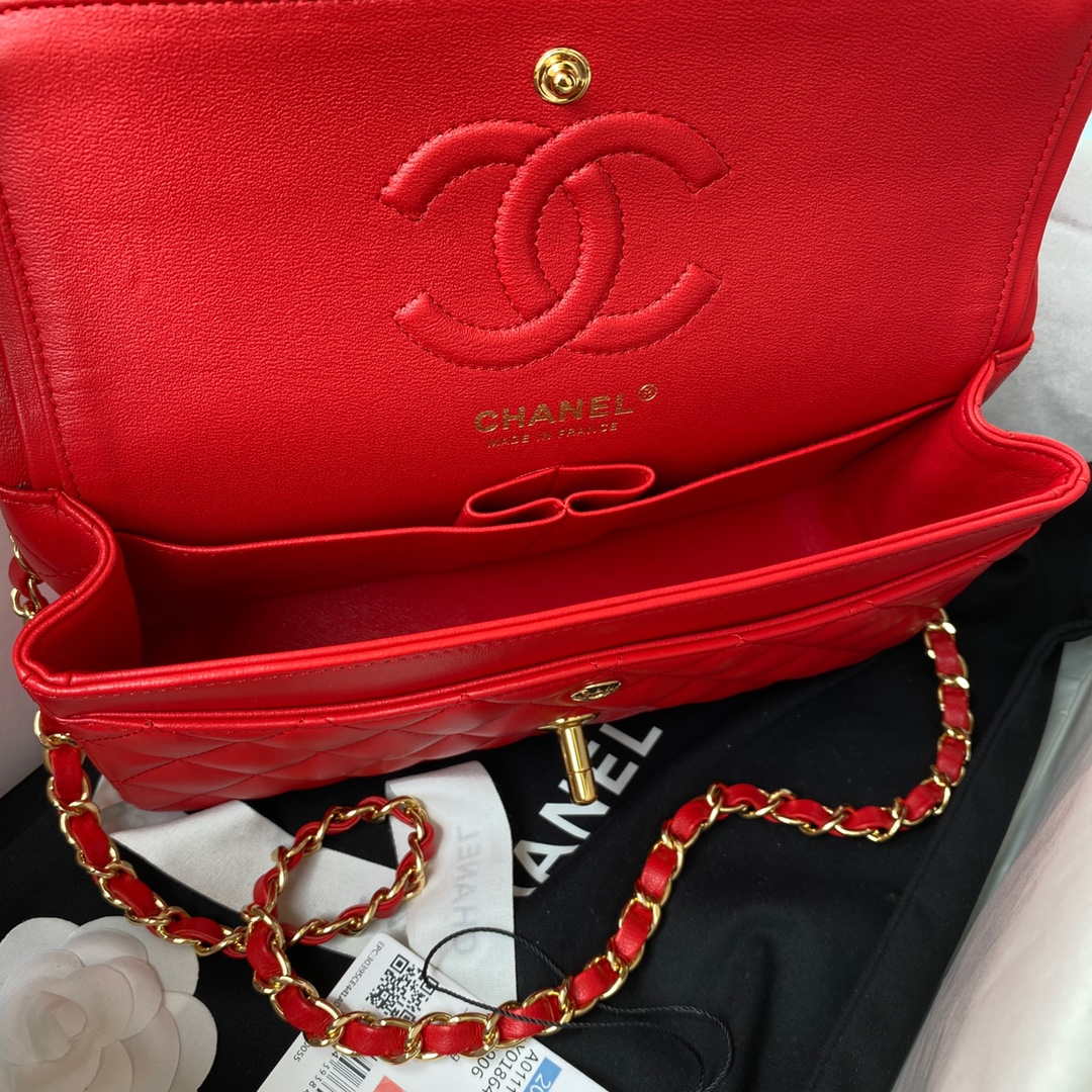 Chanel A01113 Flap Handbag Classic Bag Red Lambskin Gold | chanel a01113 flap handbag classic bag lambskin red gold 006
