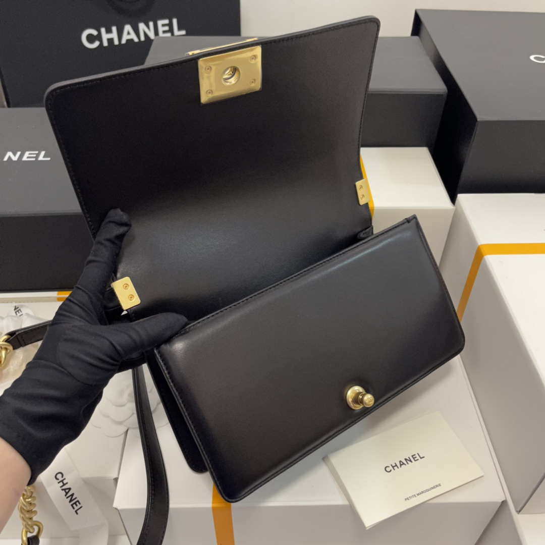 Chanel A67086 Boy Handbag Black Lambskin Leather Gold | chanel a67086 boy handbag black lambskin leather gold 005