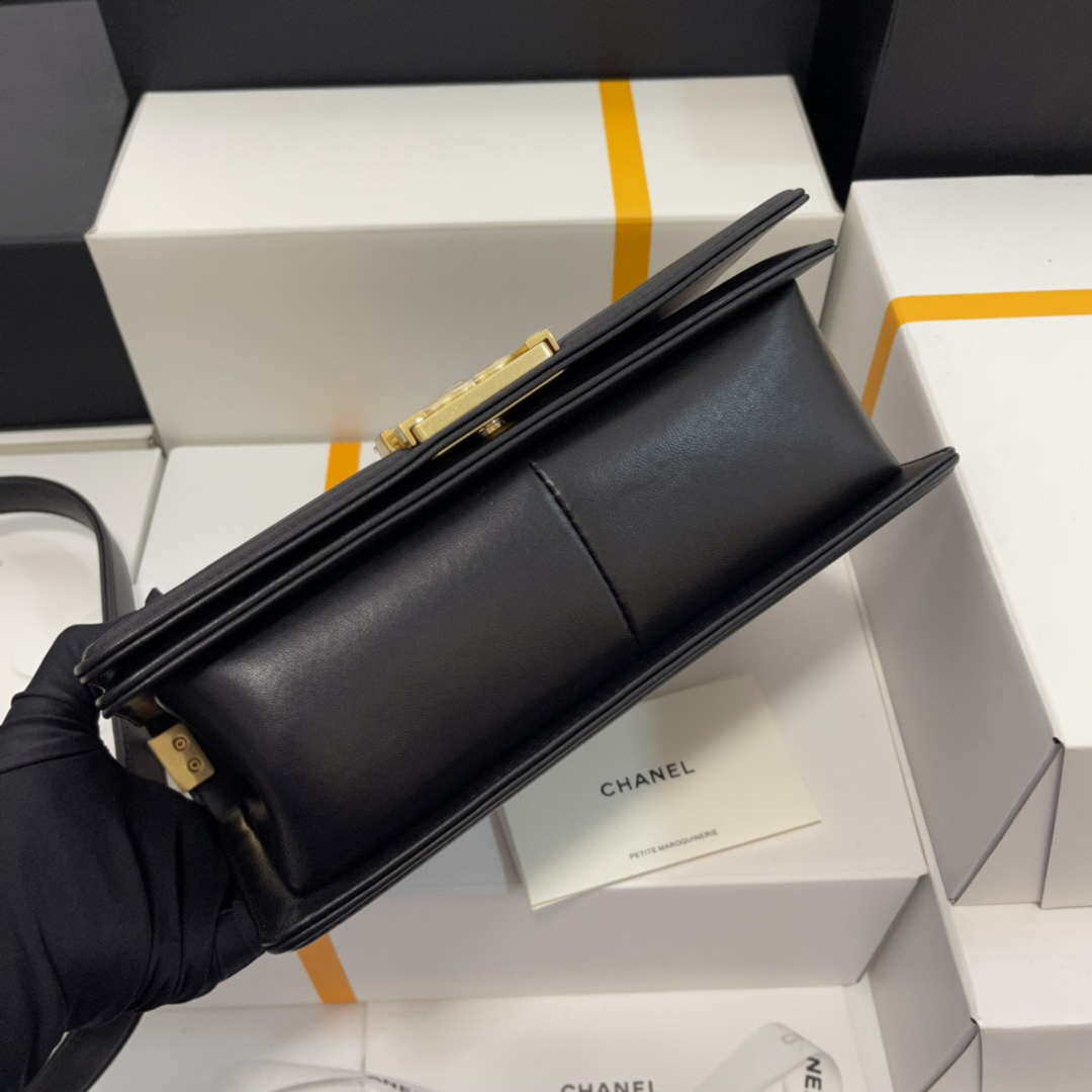 Chanel A67086 Boy Handbag Black Lambskin Leather Gold | chanel a67086 boy handbag black lambskin leather gold 008