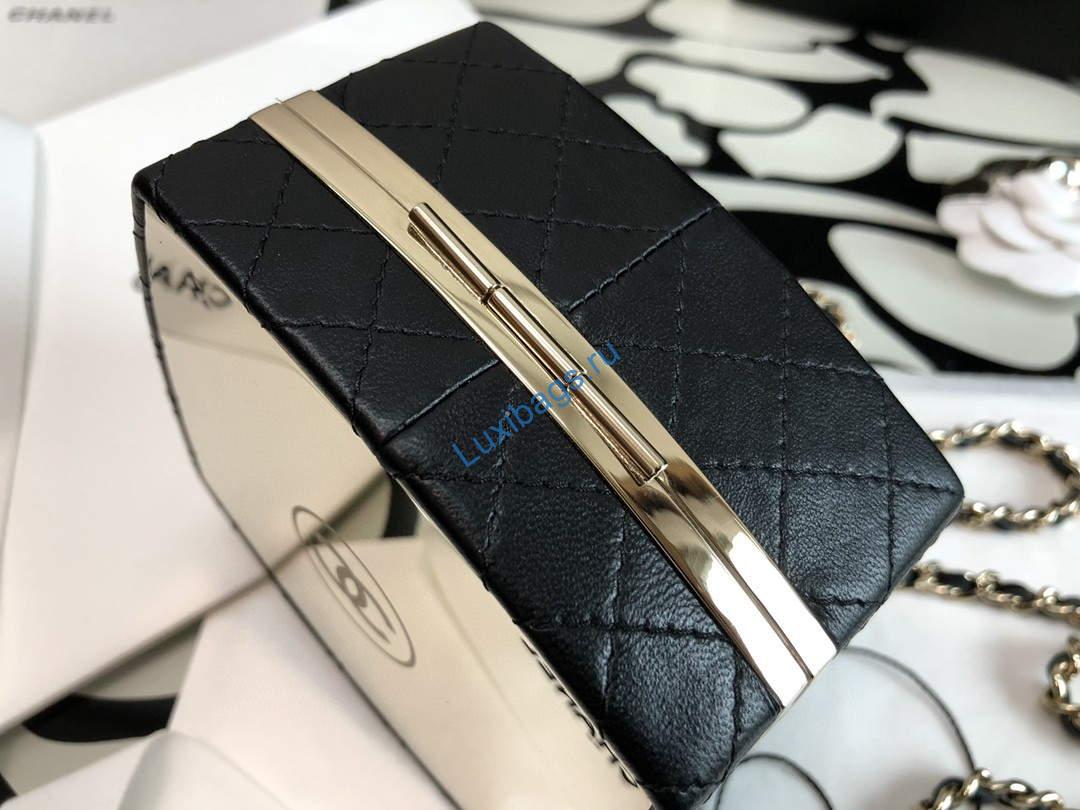 Chanel AP2398 Small Vanity Case Lambskin gold-tone metal Black and Gold | chanel ap2398 small vanity case lambskin gold tone metal white and gold 006