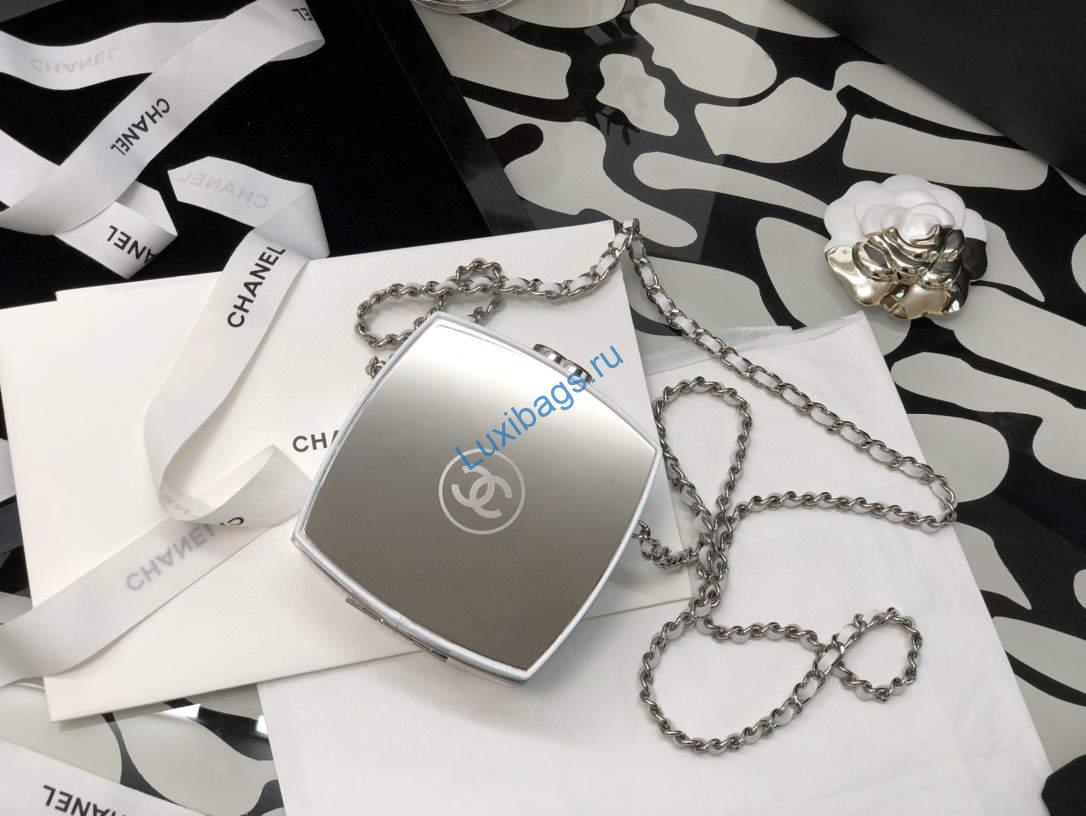 Chanel AP2398 Small Vanity Case Lambskin gold-tone metal White and Silver | chanel ap2398 small vanity case lambskin gold tone metal white and silver 002