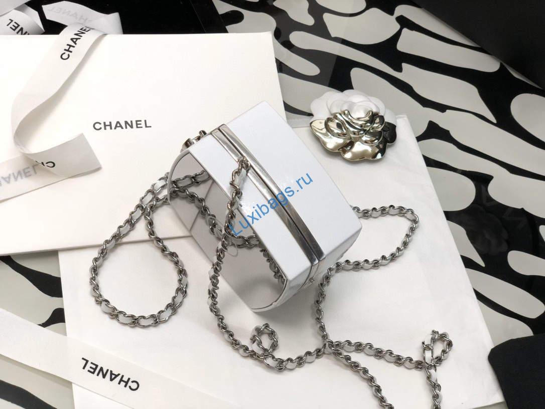 Chanel AP2398 Small Vanity Case Lambskin gold-tone metal White and Silver | chanel ap2398 small vanity case lambskin gold tone metal white and silver 004