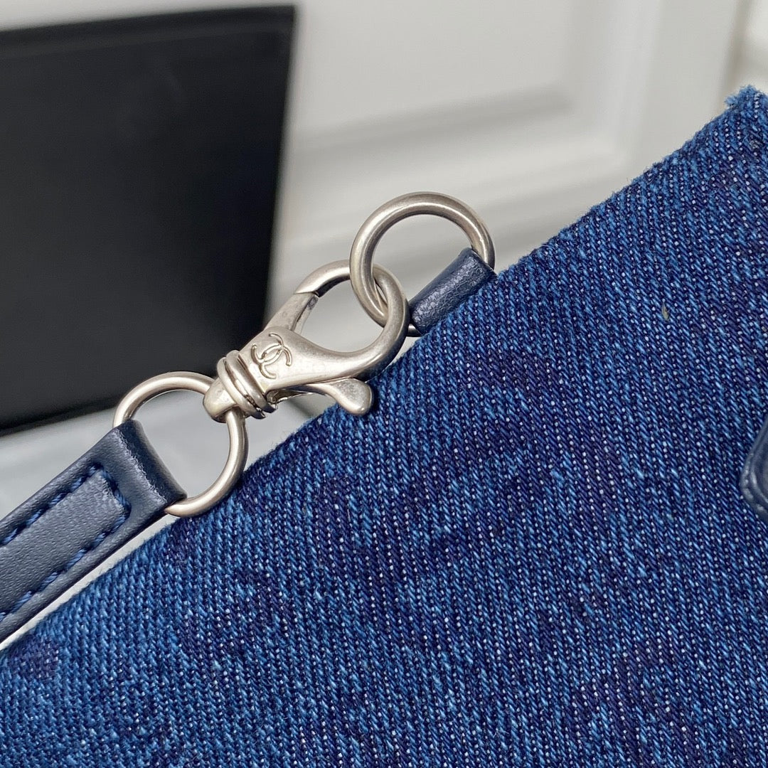 Chanel 22 Handbag Silver-Tone Metal Canvas AS3260 Blue denim | chanel 22 handbag slive tone metal canvas as3260 blue denim 005