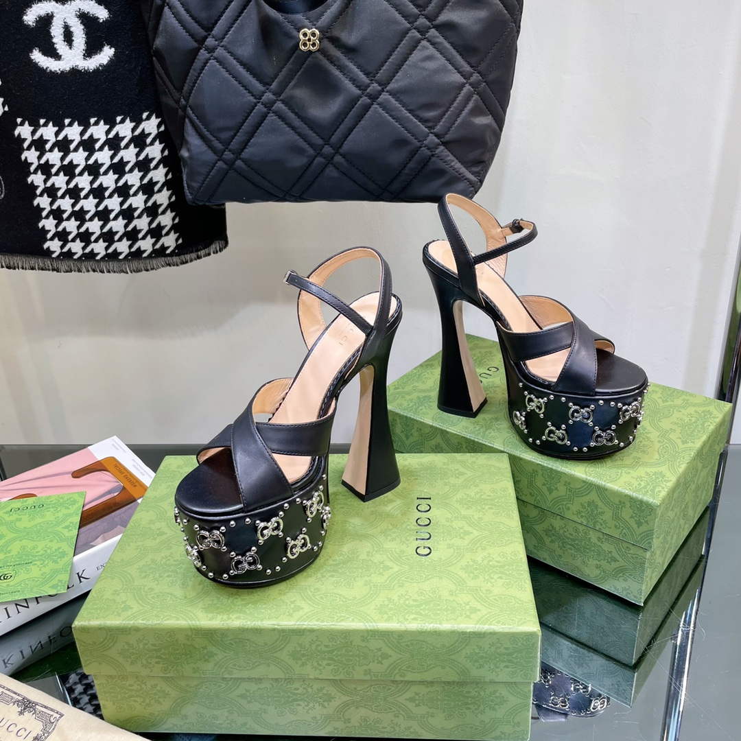 Gucci 719843 Women's Lnterlocking G Studs Sandal G56231 | gucci 719843 womens lnterlocking g studs sandal 13