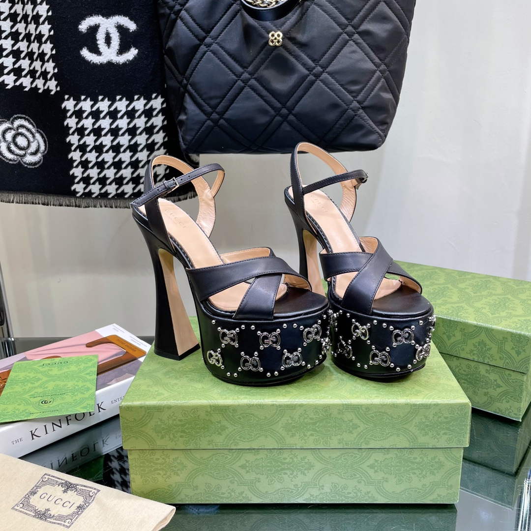 Gucci 719843 Women's Lnterlocking G Studs Sandal G56231 | gucci 719843 womens lnterlocking g studs sandal 14