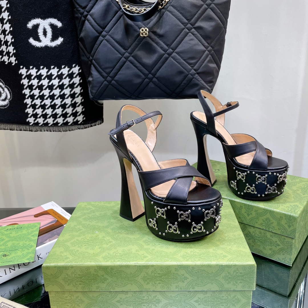 Gucci 719843 Women's Lnterlocking G Studs Sandal G56231 | gucci 719843 womens lnterlocking g studs sandal 16