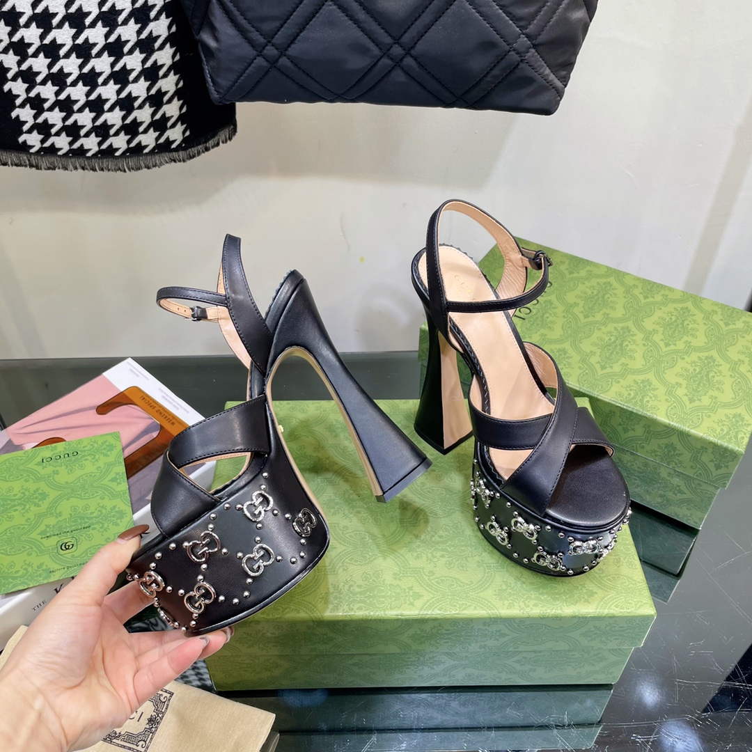 Gucci 719843 Women's Lnterlocking G Studs Sandal G56231 | gucci 719843 womens lnterlocking g studs sandal 18