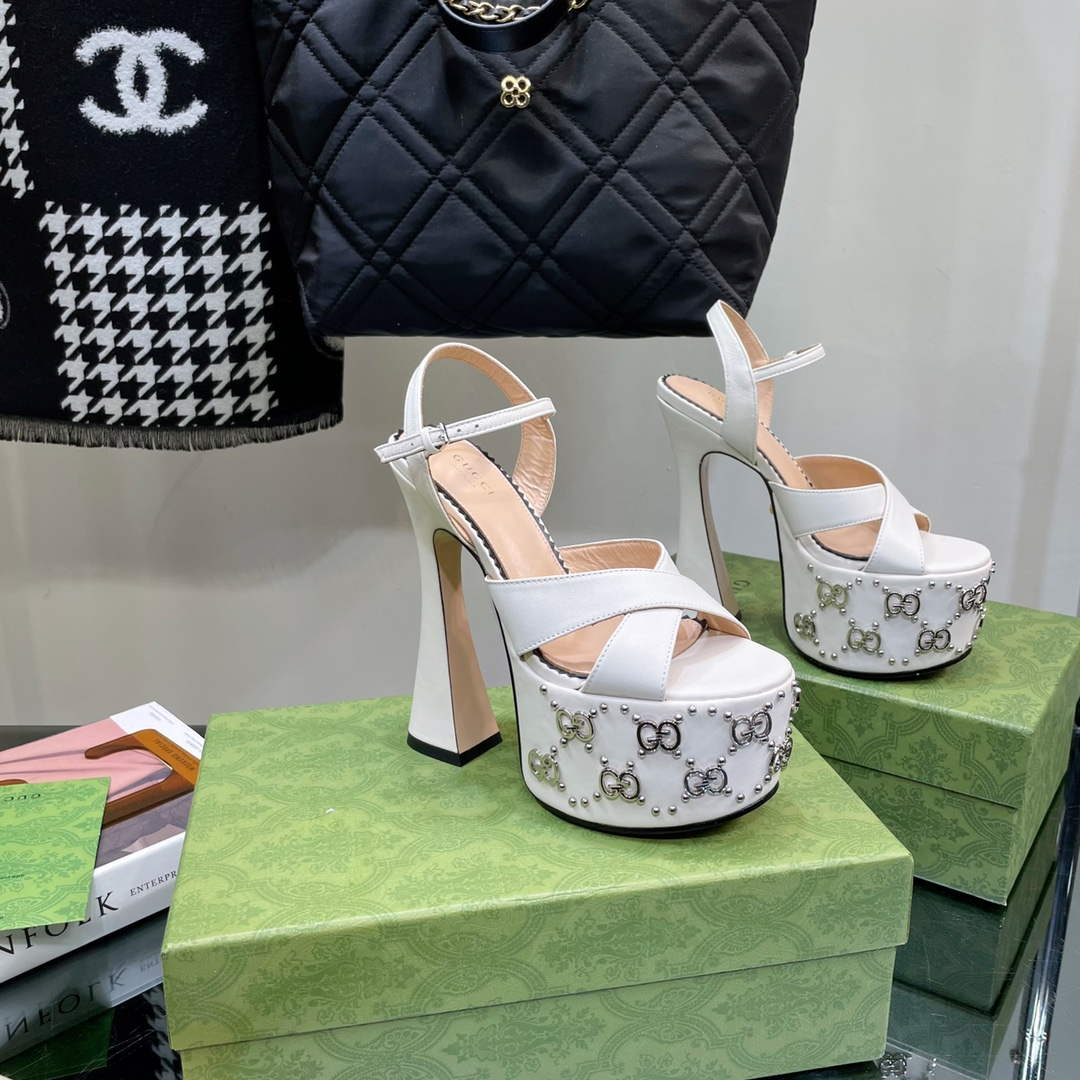 Gucci 719843 Women's Lnterlocking G Studs Sandal G56232 | gucci 719843 womens lnterlocking g studs sandal 28