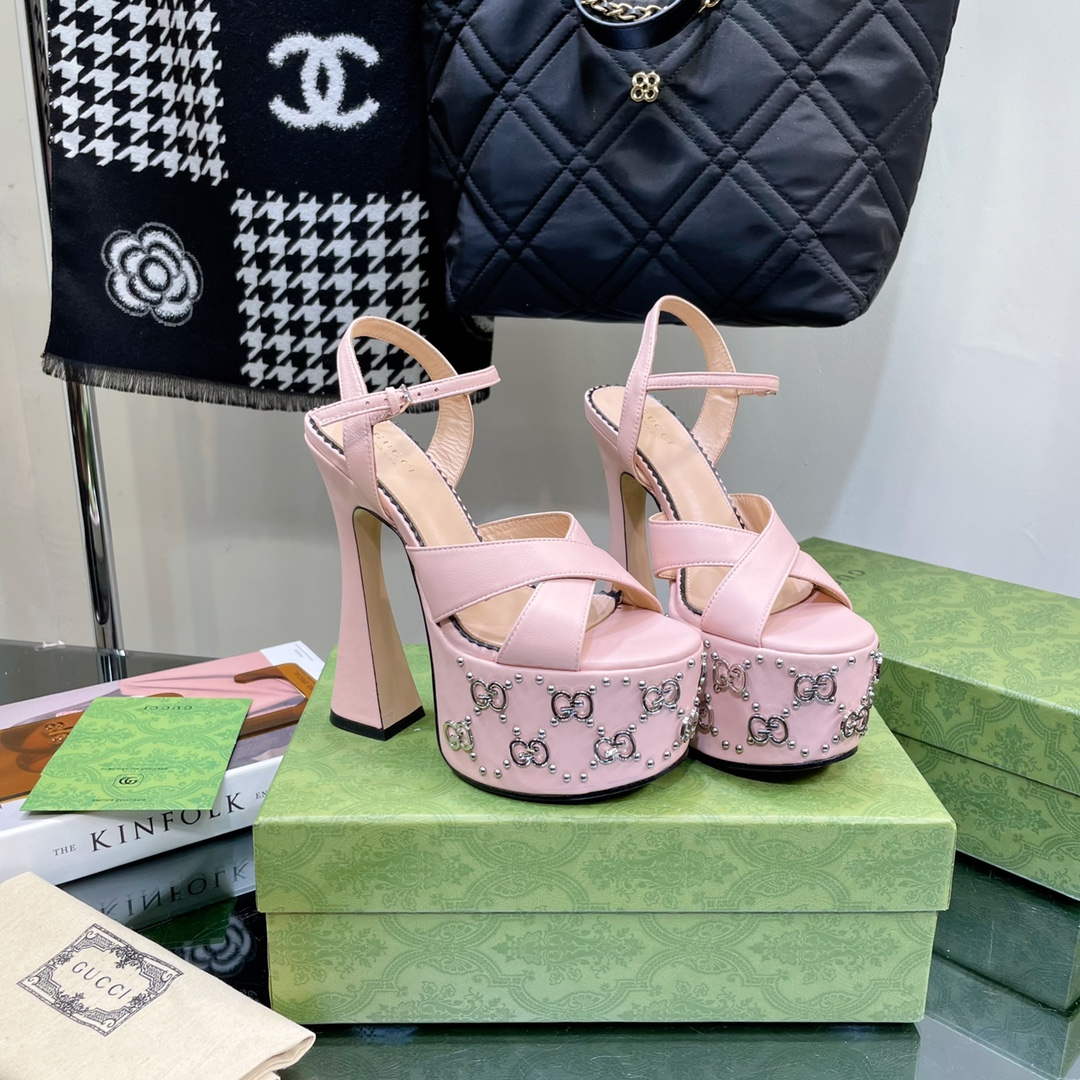Gucci 719843 Women's Lnterlocking G Studs Sandal G56233 | gucci 719843 womens lnterlocking g studs sandal 31