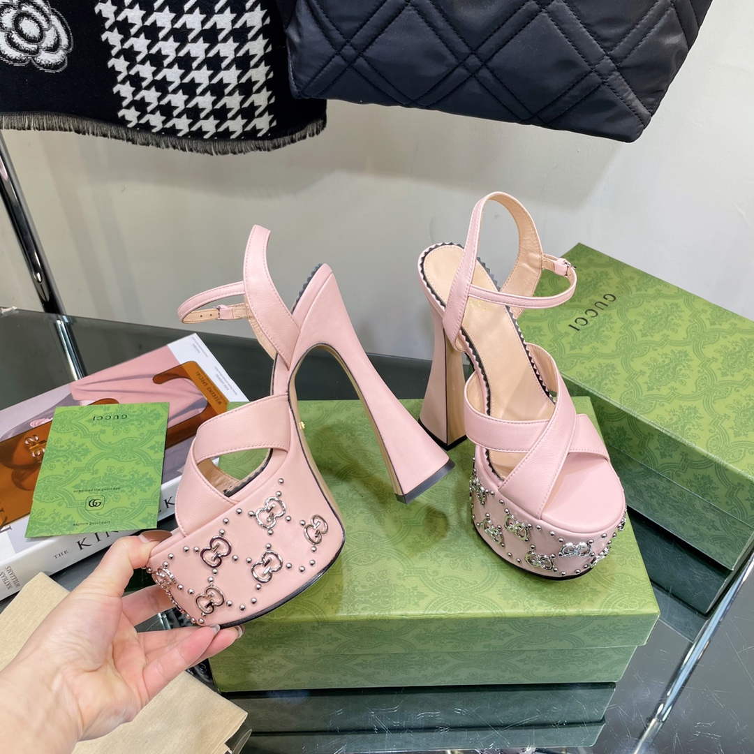 Gucci 719843 Women's Lnterlocking G Studs Sandal G56233 | gucci 719843 womens lnterlocking g studs sandal 33