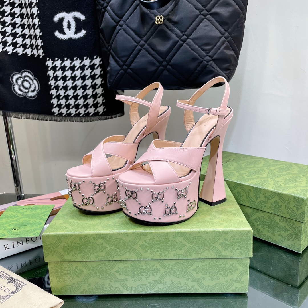 Gucci 719843 Women's Lnterlocking G Studs Sandal G56233 | gucci 719843 womens lnterlocking g studs sandal 35