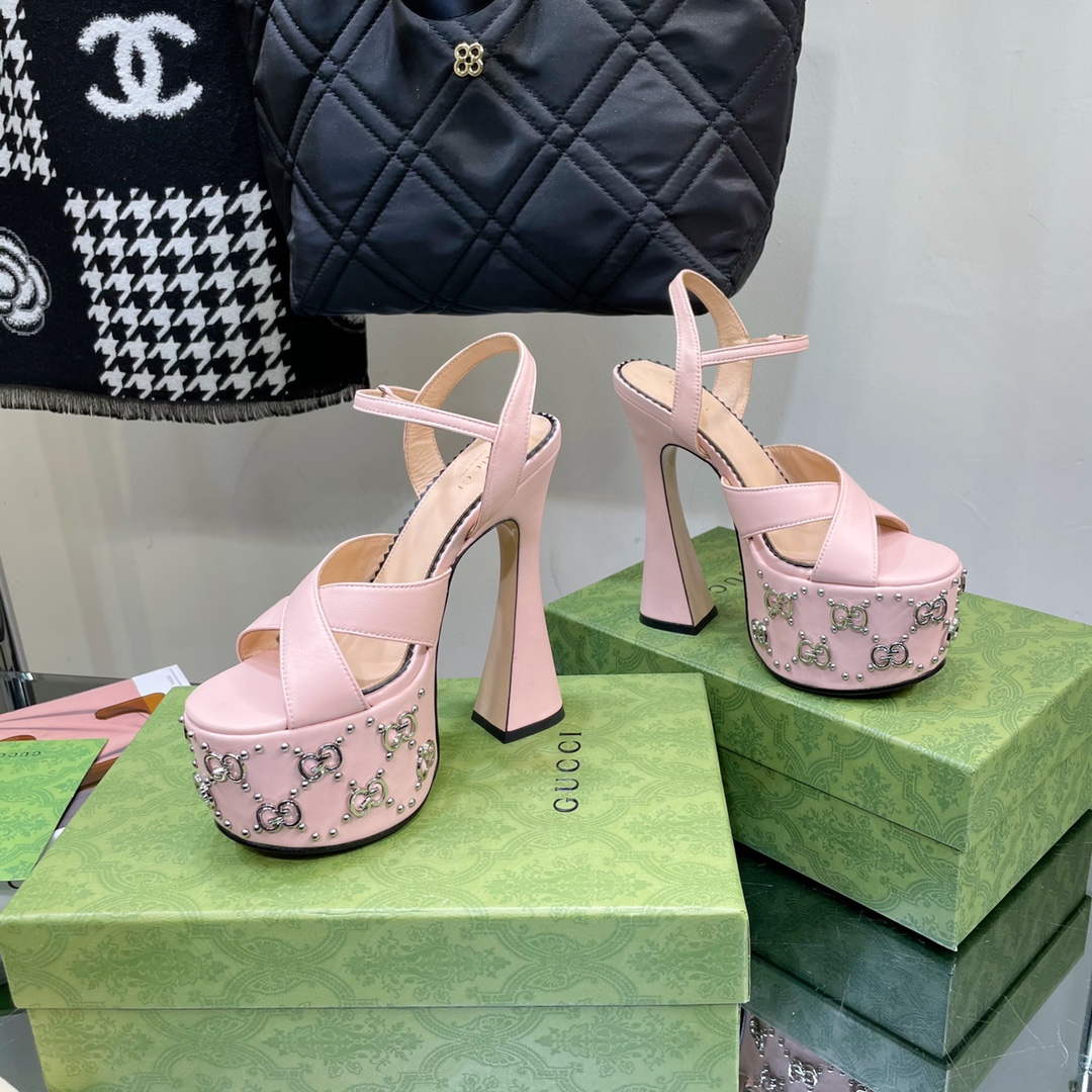 Gucci 719843 Women's Lnterlocking G Studs Sandal G56233 | gucci 719843 womens lnterlocking g studs sandal 36