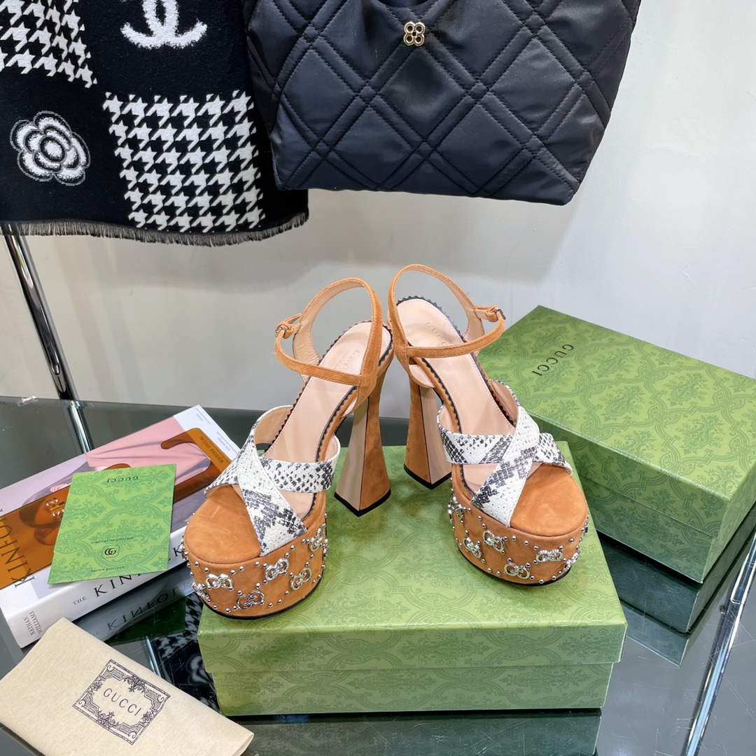 Gucci 719843 Women's Lnterlocking G Studs Sandal G56230 | gucci 719843 womens lnterlocking g studs sandal 5
