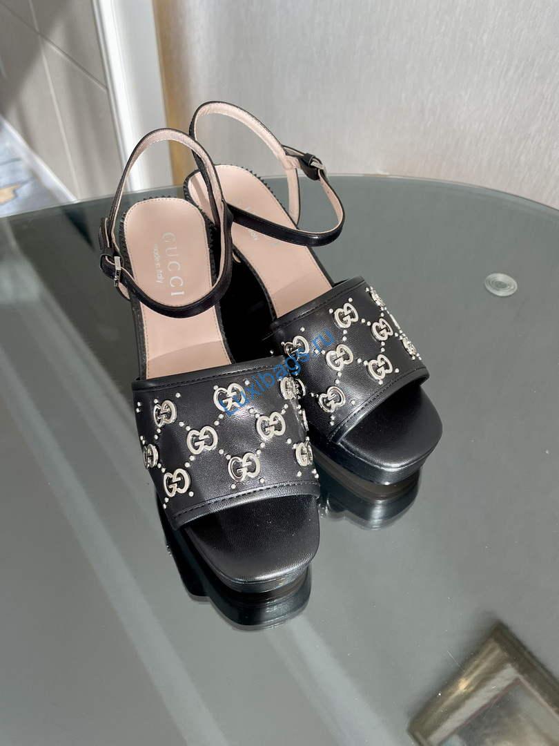 Gucci 719844 Women's Lnterlocking G Studs Sandal G56234 | gucci 719843 womens lnterlocking g studs sandal g56234 2