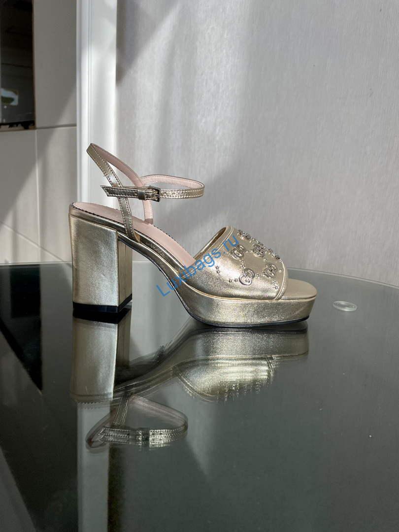 Gucci 719844 Women's Lnterlocking G Studs Sandal G56237 | gucci 719843 womens lnterlocking g studs sandal g56237 4