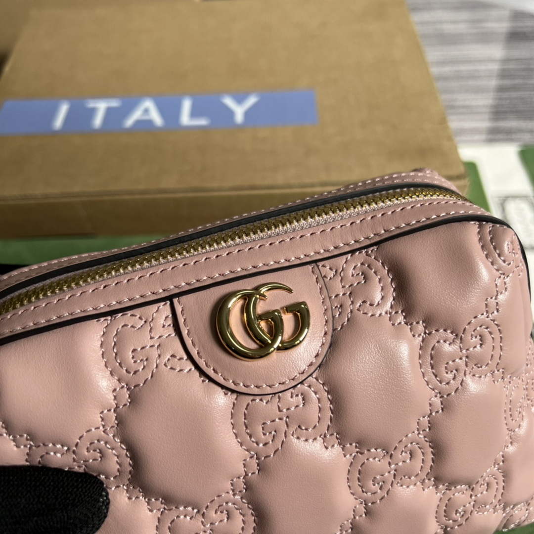 Gucci 726047 GG Matelassé Beauty Case Pink | gucci 726047 gg matelasse beauty case pink 5