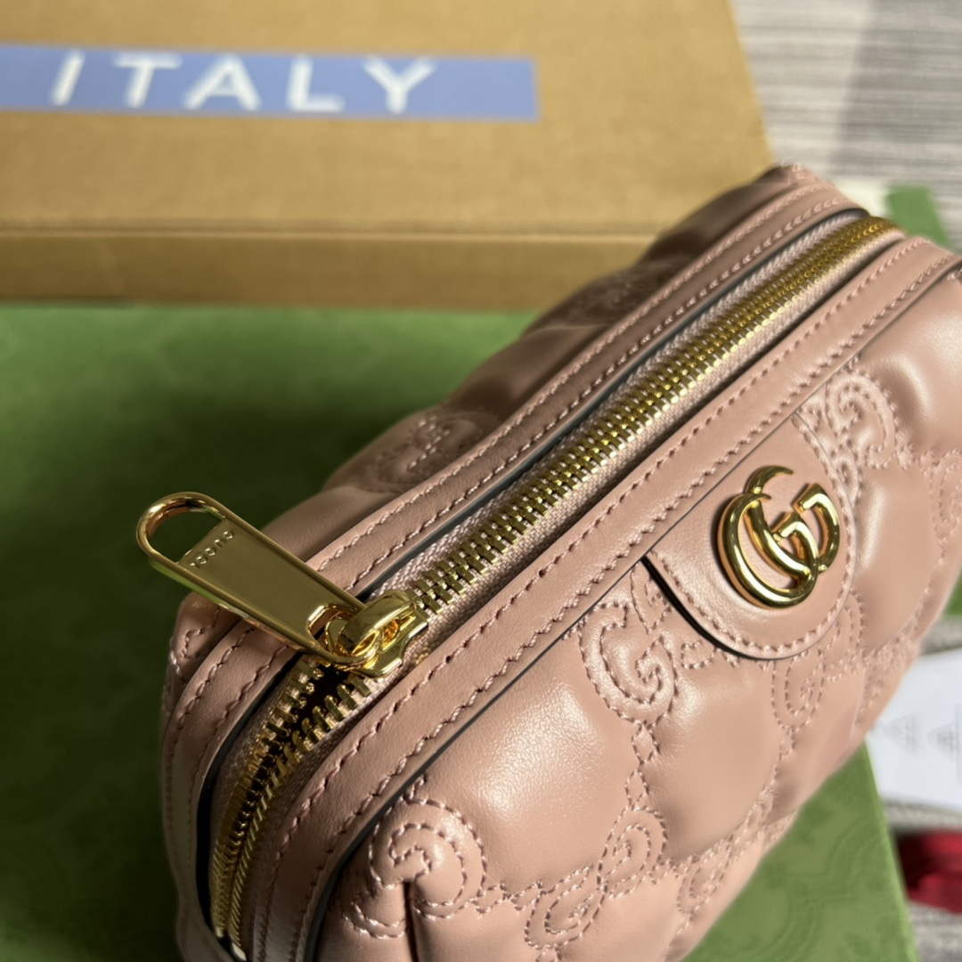 Gucci 726047 GG Matelassé Beauty Case Pink | gucci 726047 gg matelasse beauty case pink 7