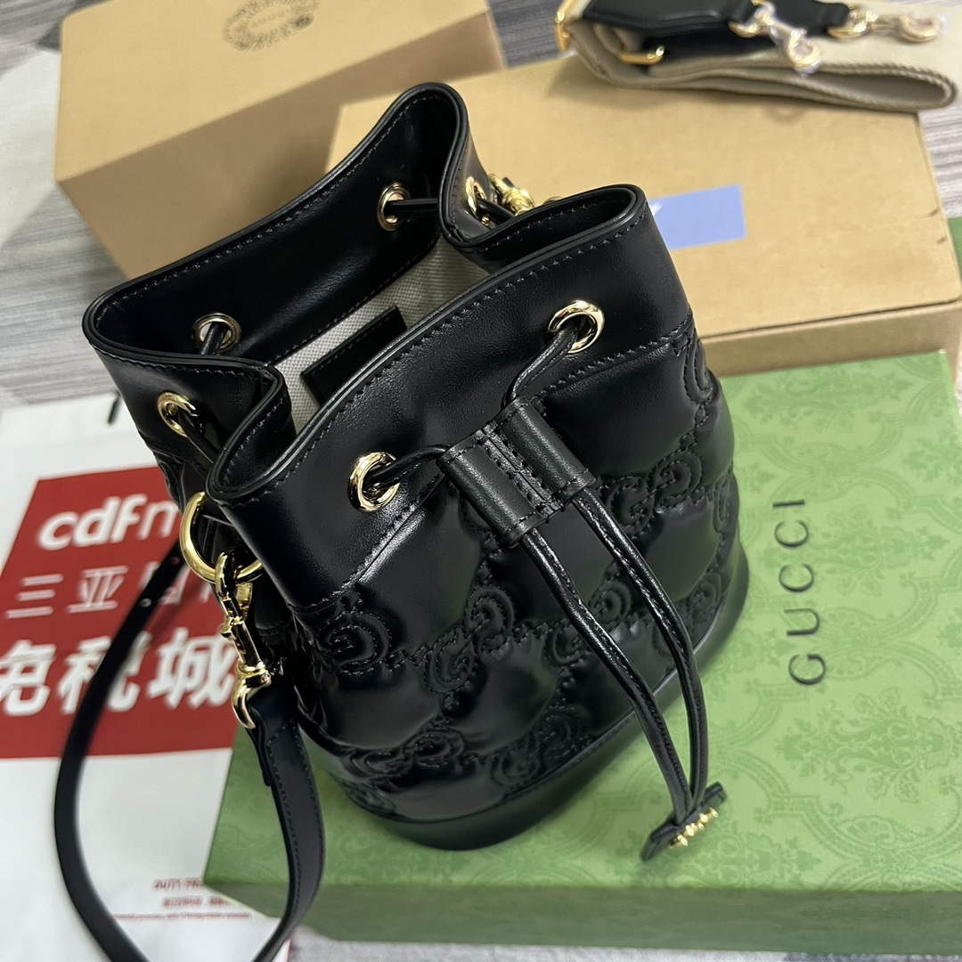 Gucci 728231 GG Matelassé Bucket Bag Black | gucci 728231 gg matelasse bucket bag black 6