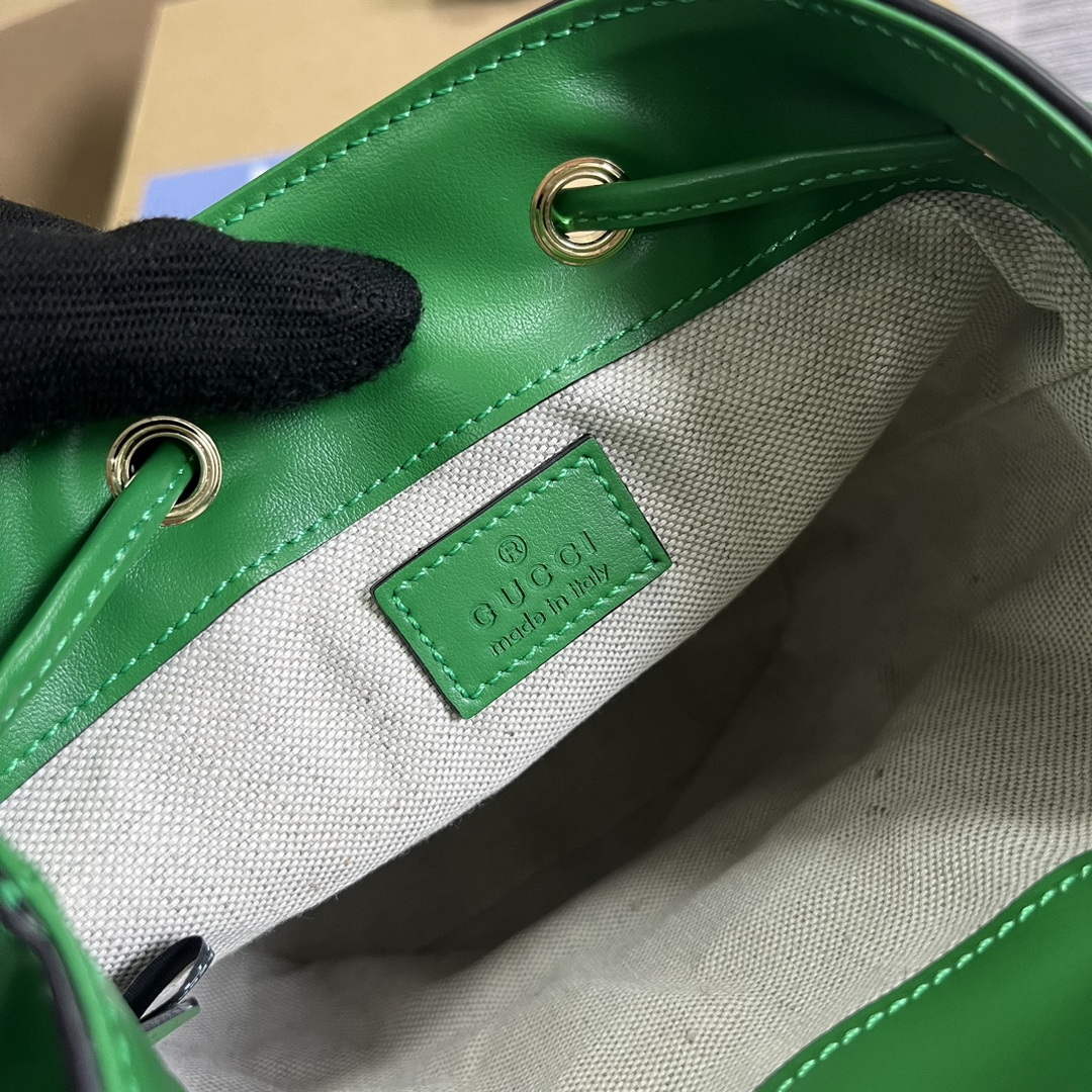 Gucci 728231 GG Matelassé Bucket Bag Green | gucci 728231 gg matelasse bucket bag green 9