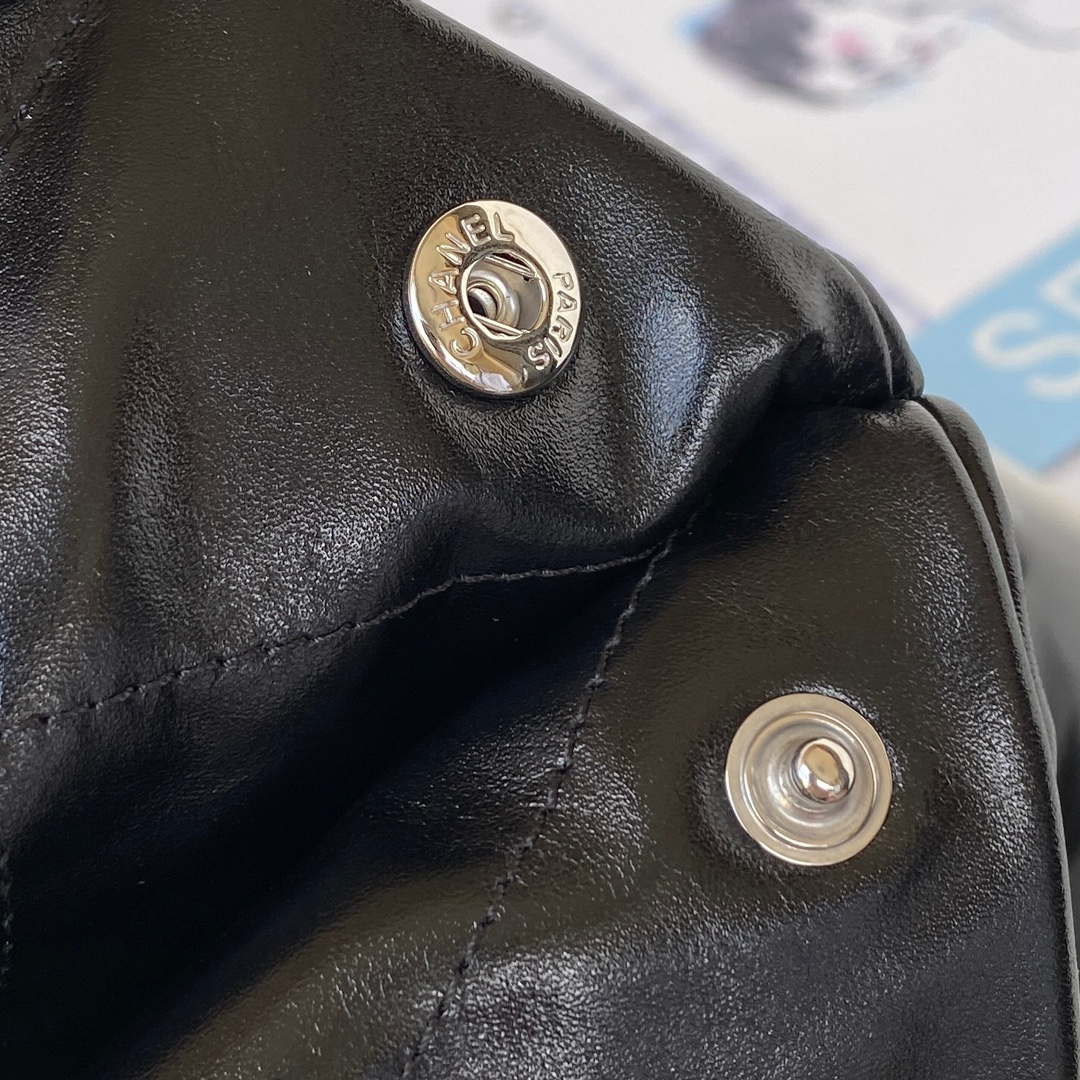 Chanel 22 Handbag Shiny Calfskin Gold AS3261 Black with Silver Logo | chanel 22 handbag shiny calfskin gold as3261 black with silver logo 007