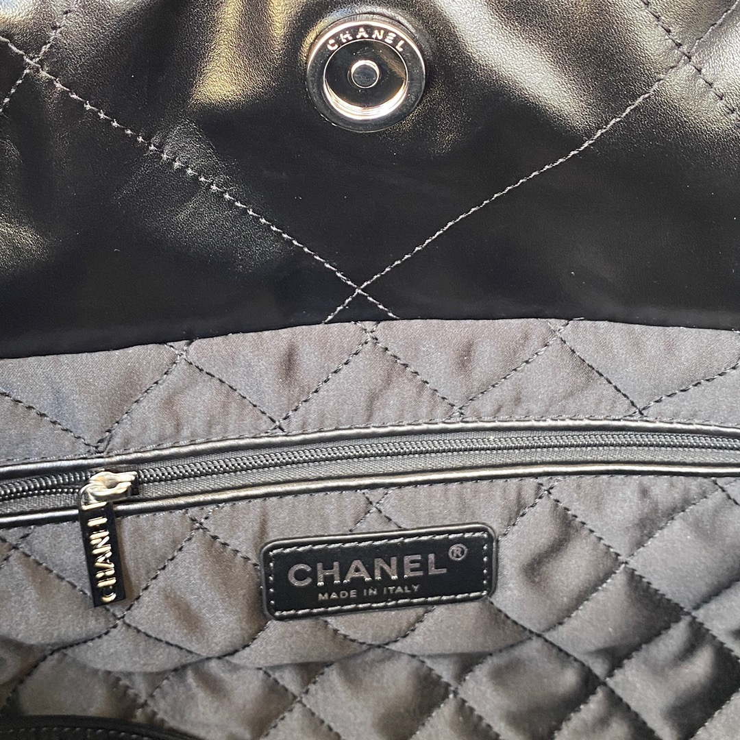 Chanel 22 Handbag Shiny Calfskin Gold AS3261 Black with Silver Logo | chanel 22 handbag shiny calfskin gold as3261 black with silver logo 009