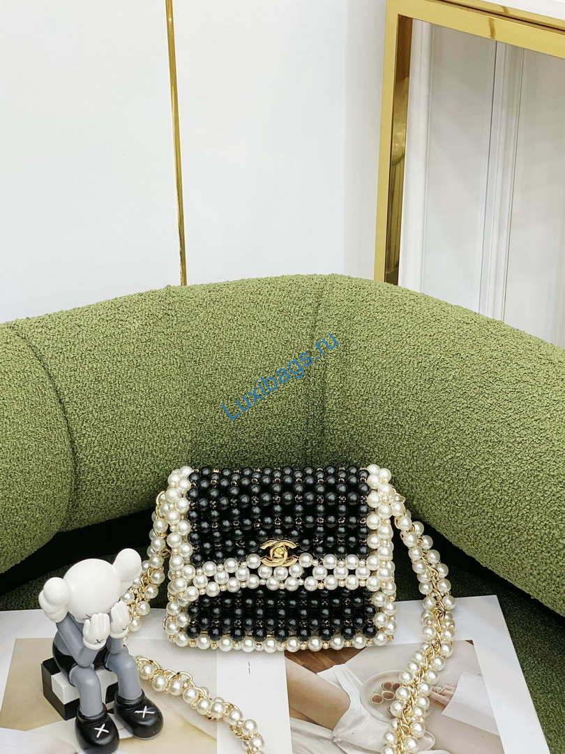 Chanel 22SS summer new collection artificial pearls and glazed pearl strings Black | chanel 22ss summer new collection artificial pearls and glazed pearl strings black 003