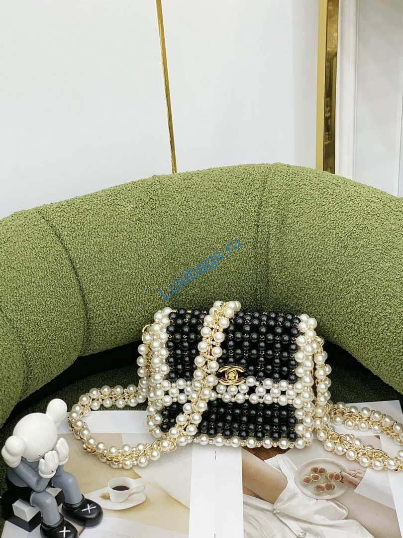 Chanel 22SS summer new collection artificial pearls and glazed pearl strings Black | chanel 22ss summer new collection artificial pearls and glazed pearl strings black 004