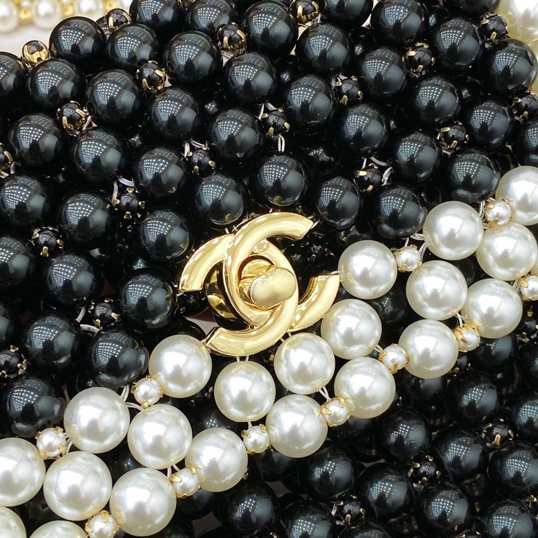Chanel 22SS summer new collection artificial pearls and glazed pearl strings Black | chanel 22ss summer new collection artificial pearls and glazed pearl strings black 008