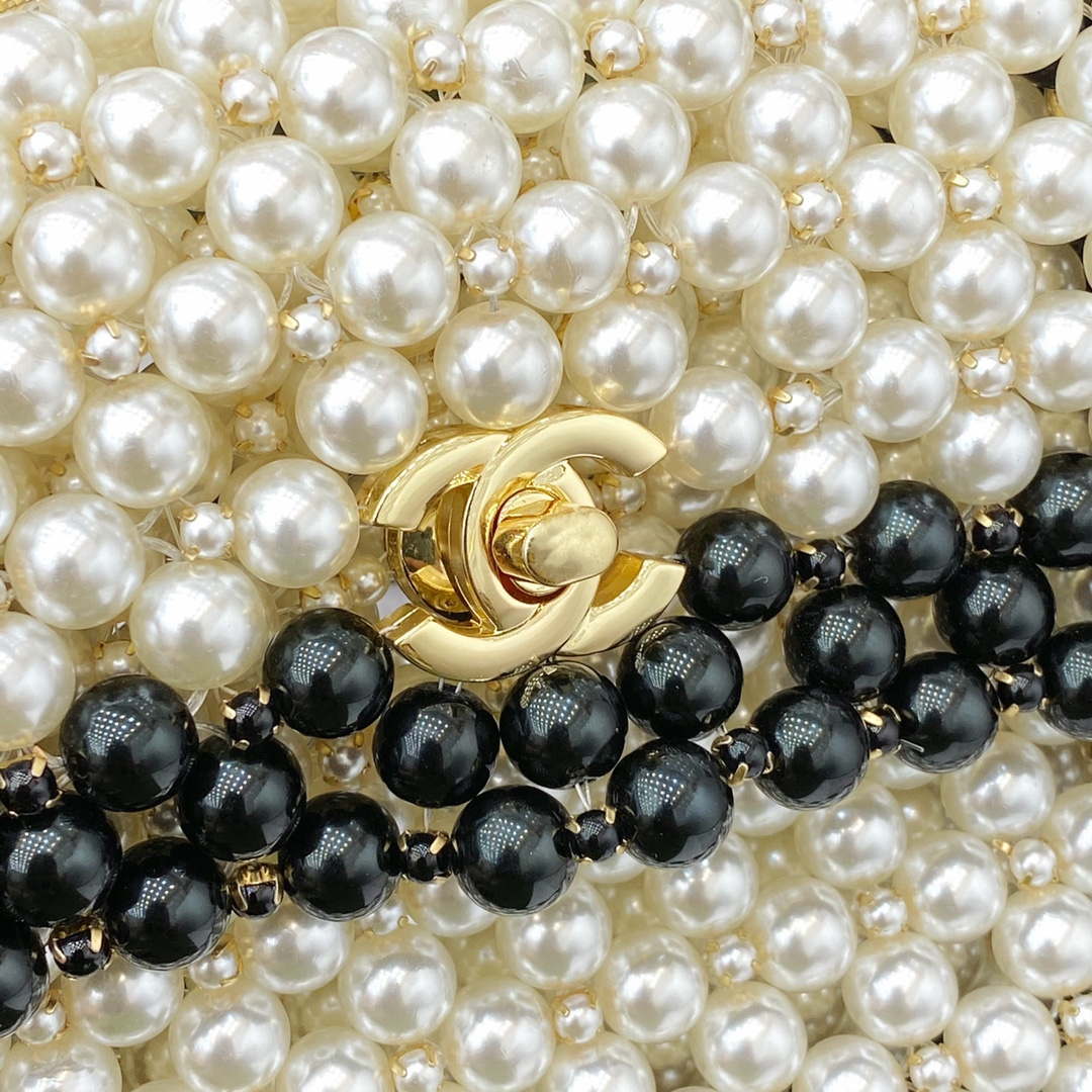 Chanel 22SS summer new collection artificial pearls and glazed pearl strings White | chanel 22ss summer new collection artificial pearls and glazed pearl strings white 008