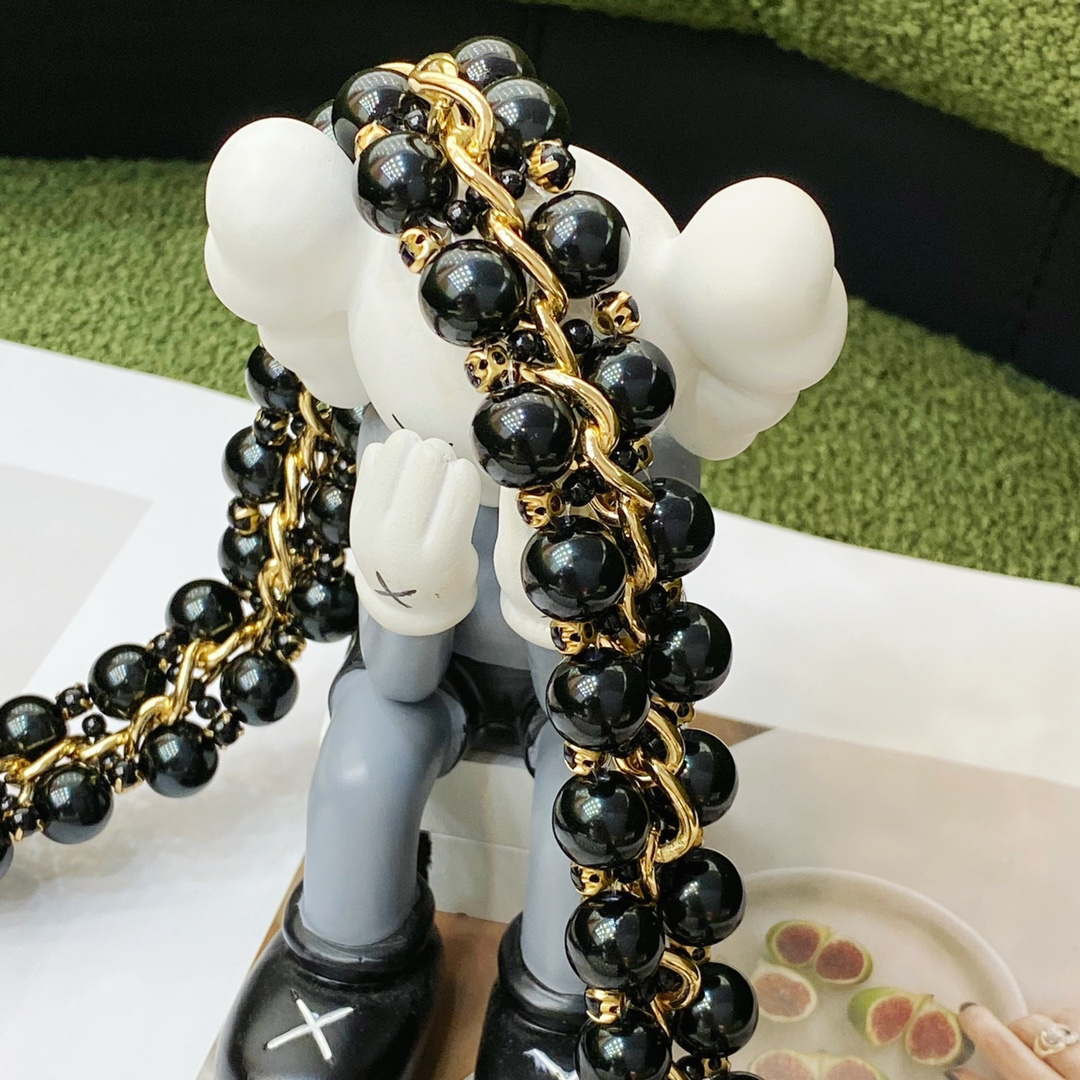 Chanel 22SS summer new collection artificial pearls and glazed pearl strings White | chanel 22ss summer new collection artificial pearls and glazed pearl strings white 009