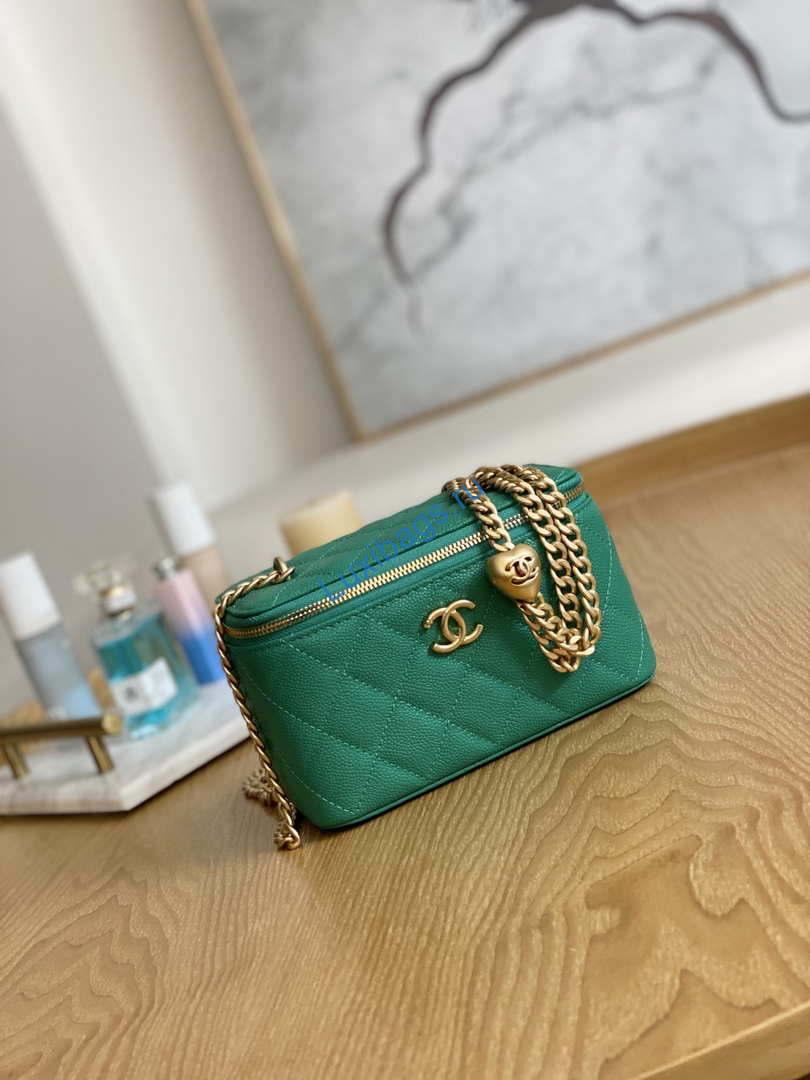 Chanel A68130 Vanity with chain Grained Calfskin Gold Green | chanel a68130 vanity with chain grained calfskin gold green 009