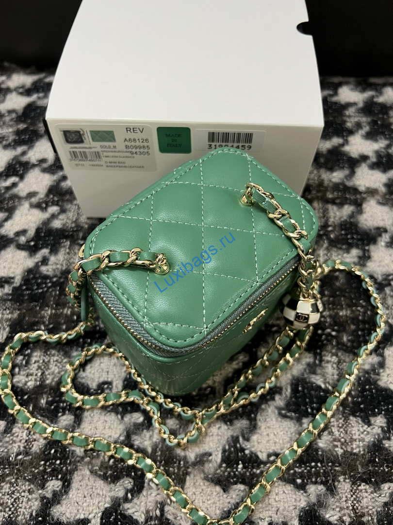 Chanel AP1447 Small Vanity With Chain Calfskin Green | chanel ap1447 small vanity with chain calfskin green 002