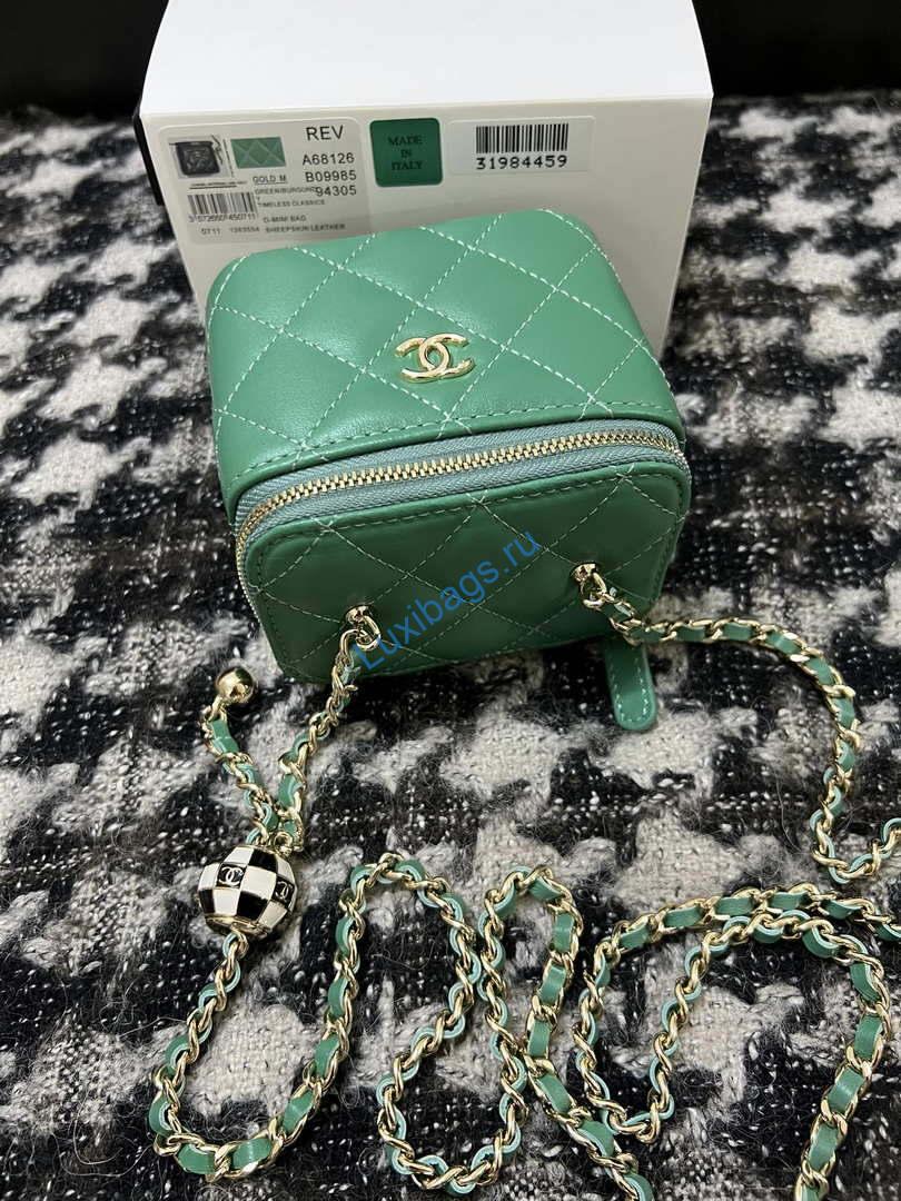 Chanel AP1447 Small Vanity With Chain Calfskin Green | chanel ap1447 small vanity with chain calfskin green 005