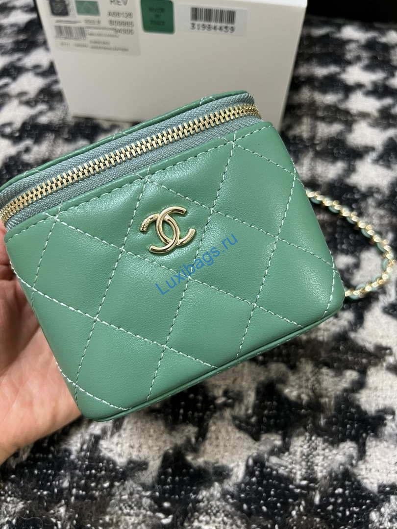 Chanel AP1447 Small Vanity With Chain Calfskin Green | chanel ap1447 small vanity with chain calfskin green 009