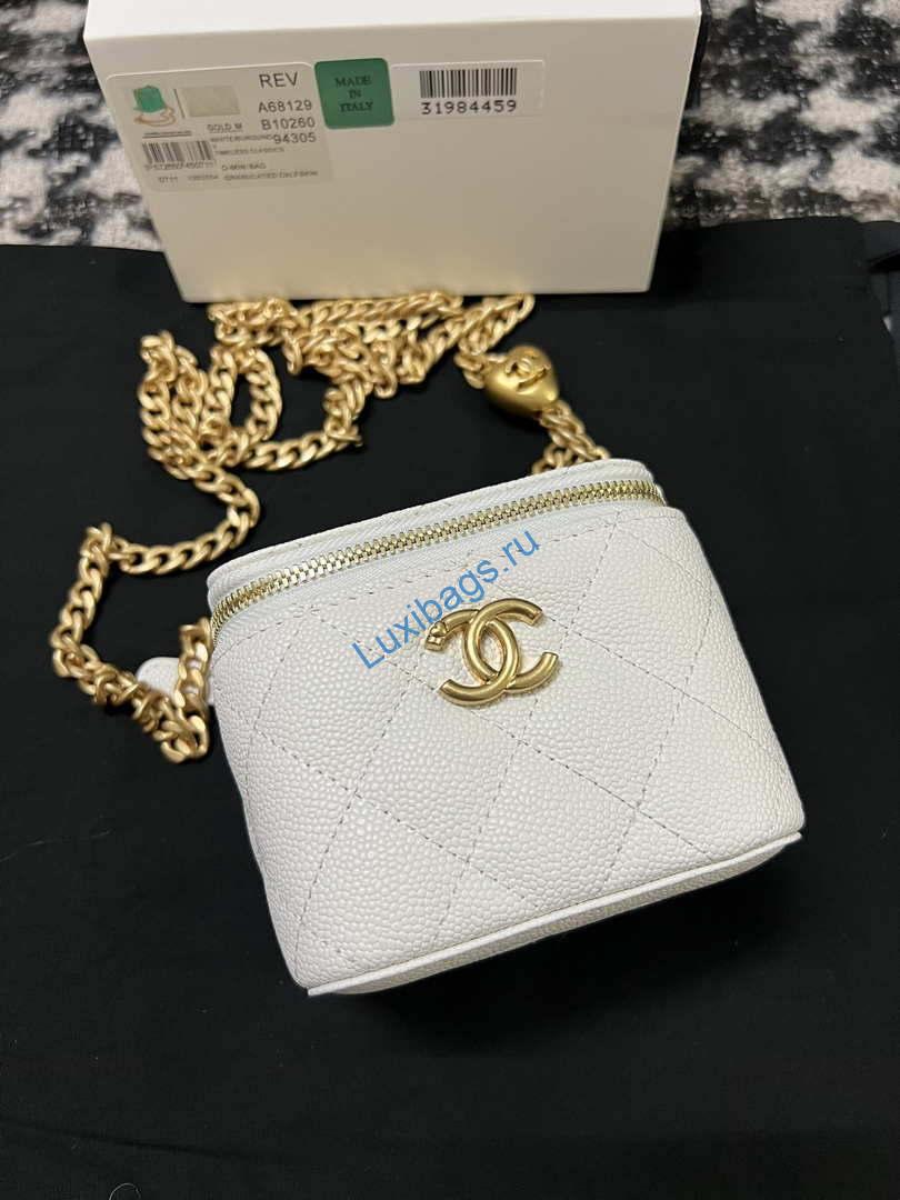 Chanel AP3203 Clutch With Chain Grained Calfskin White | chanel ap3203 clutch with chain grained calfskin white 005