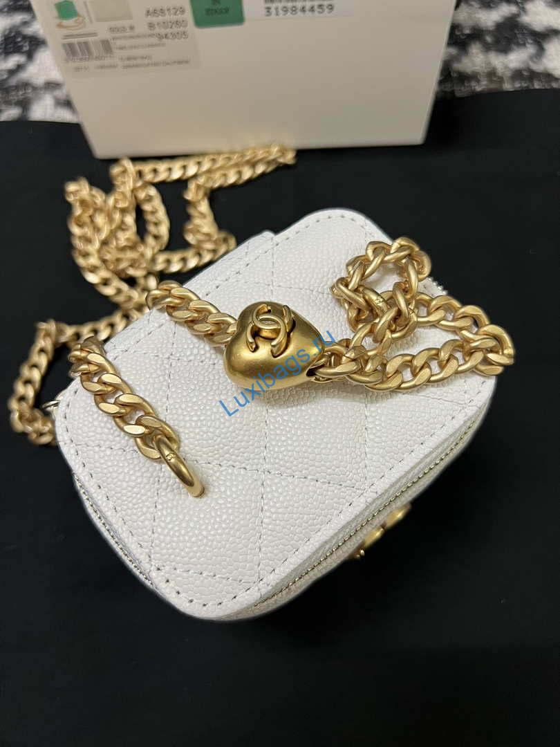 Chanel AP3203 Clutch With Chain Grained Calfskin White | chanel ap3203 clutch with chain grained calfskin white 006