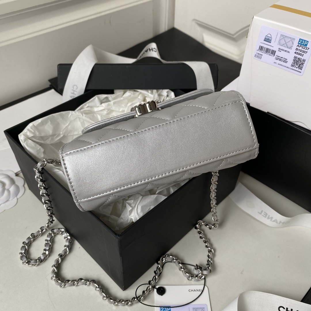Chanel AP3237 Clutch with chain Lambskin Gold With Handle Bag | chanel ap3237 clutch with chain lambskin gold with handle bag 005