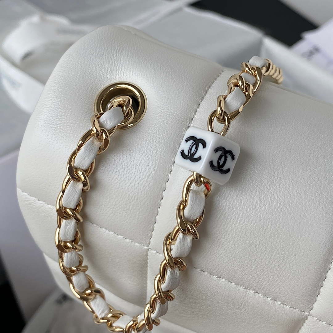 Chanel AS3331 Small Flap 19cm Bag White Lambskin Gold | chanel as3331 small flap 19cm bag white lambskin gold 005