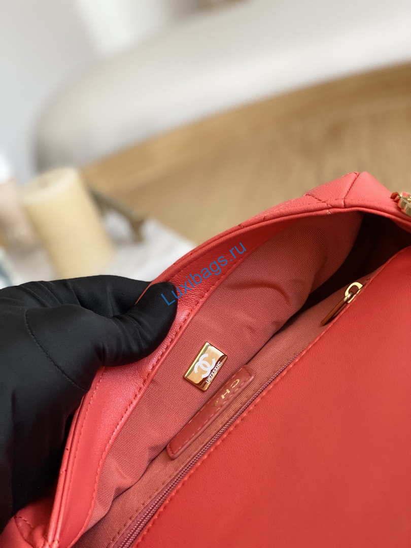 Chanel AS3777 Flap Bag Lambskin & Gold-Tone Metal Red | chanel as3777 flap bag lambskin gold tone metal red 008