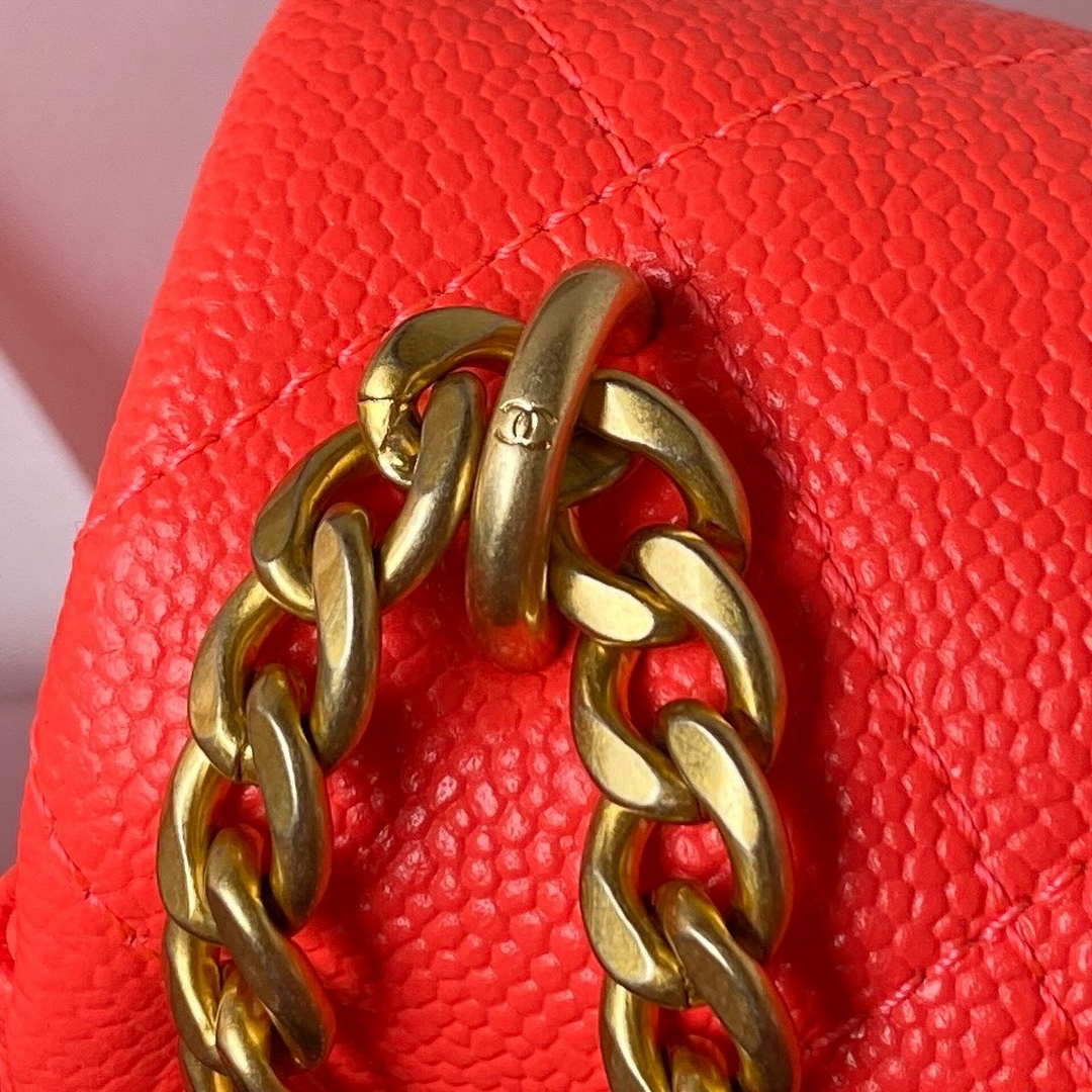 Chanel AS3921 Flap Chain Bag Red Calfskin Gold | chanel as3829 mini flap chain bag red calfskin gold 004