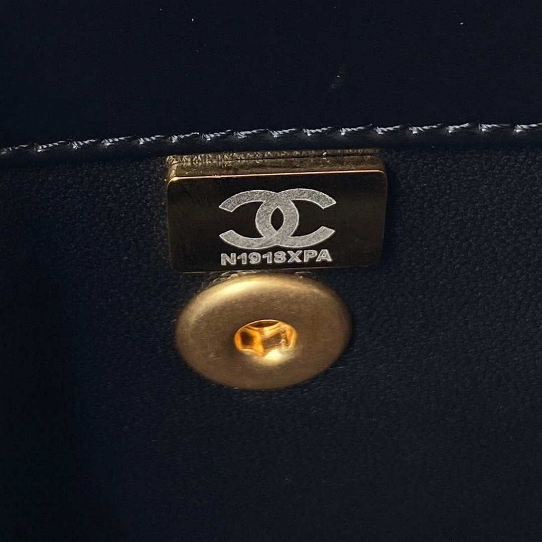 Chanel AS3886 Mini Flap Bag With Top Handle Shiny Calfskin Black Gold | chanel as3886 mini flap bag with top handle shiny calfskin black gold 009