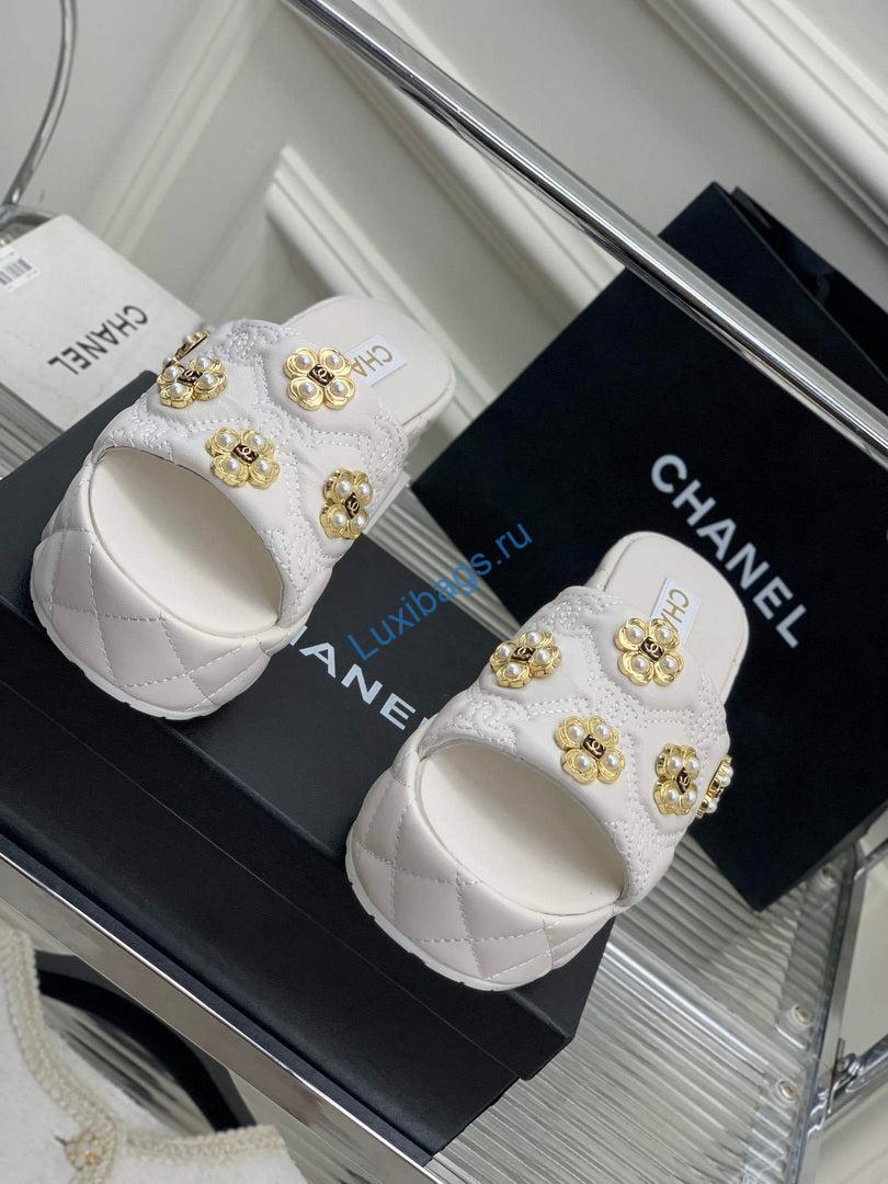 Chanel G40132 Women's Slippers Shoes Calfskin C90206 | chanel g40132 womens slippers shoes lambskin c90206 2