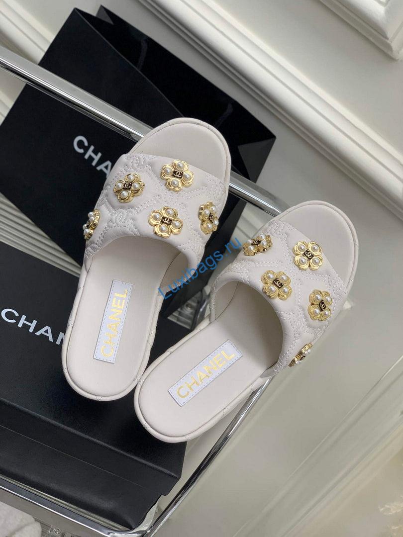 Chanel G40132 Women's Slippers Shoes Calfskin C90206 | chanel g40132 womens slippers shoes lambskin c90206 3
