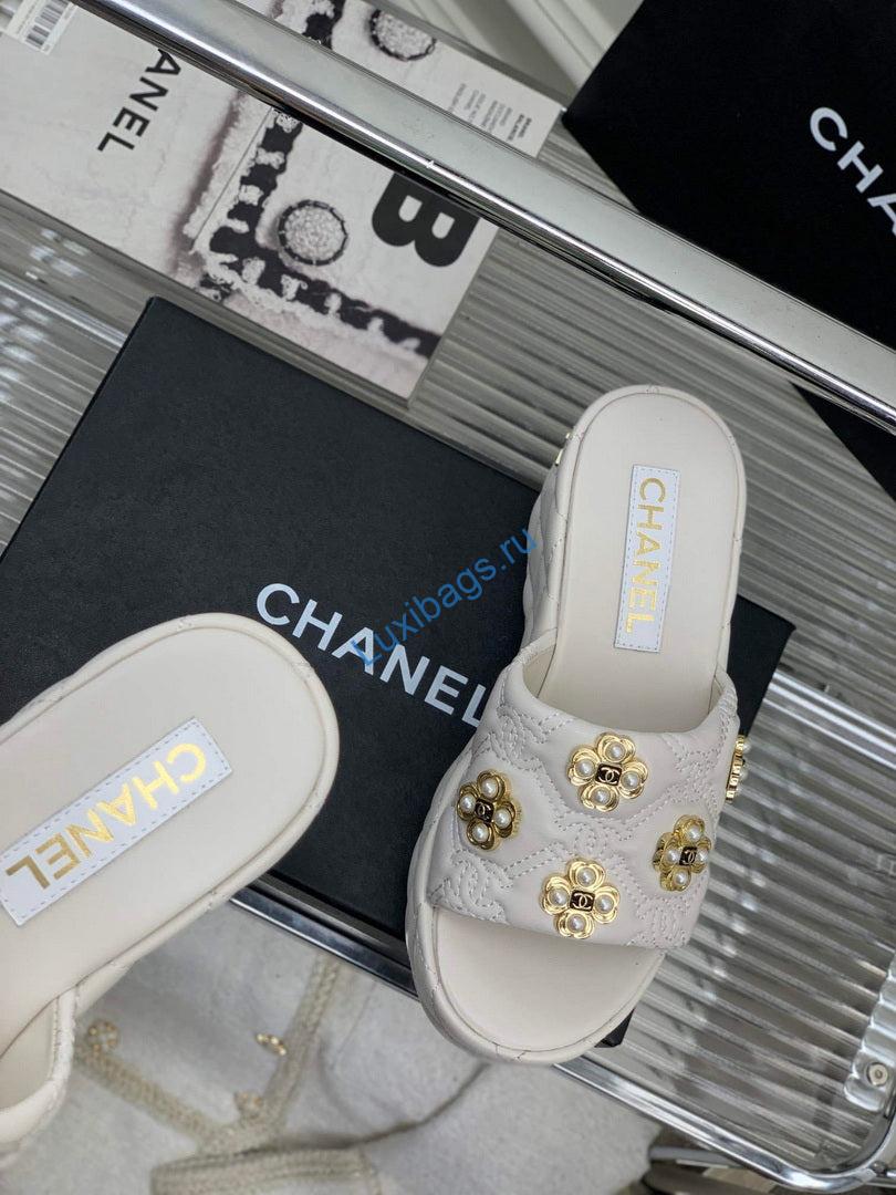 Chanel G40132 Women's Slippers Shoes Calfskin C90206 | chanel g40132 womens slippers shoes lambskin c90206 4
