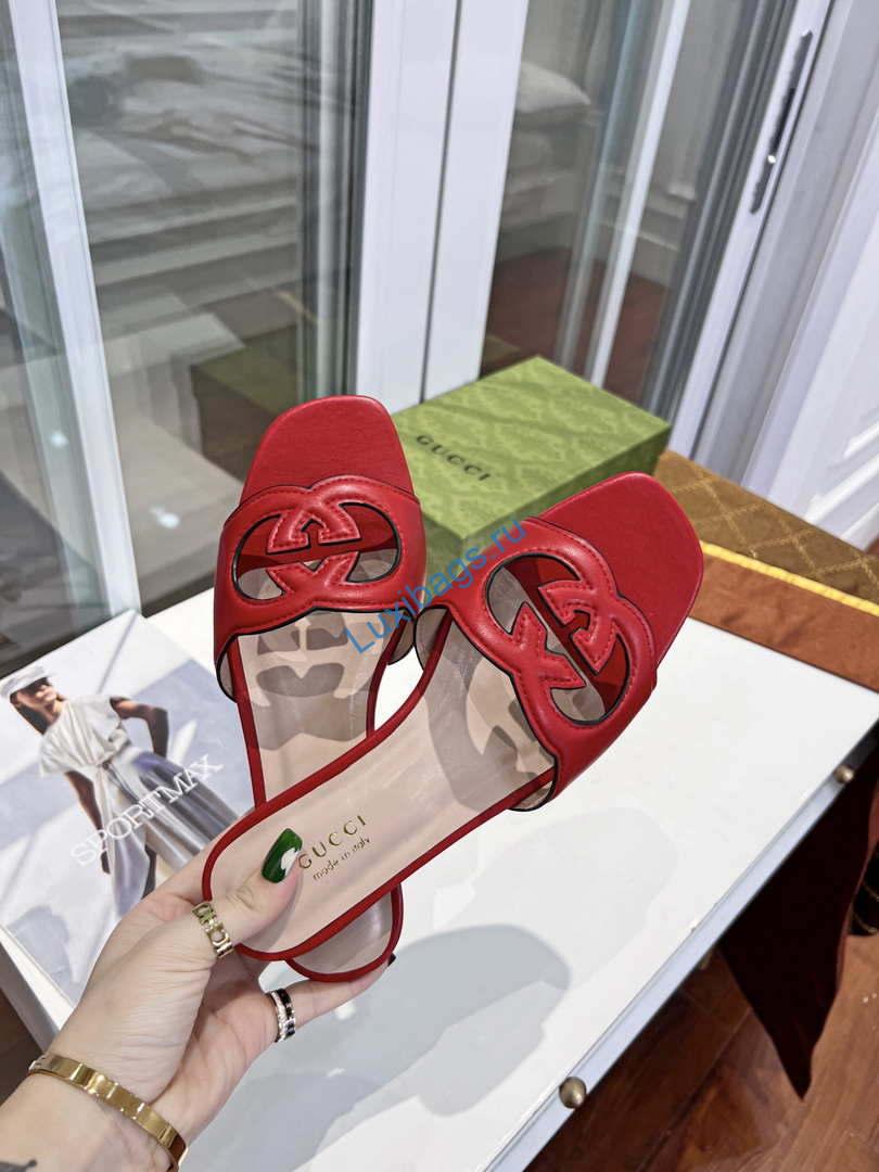 Gucci 694451 Women's Interlocking G cut-out slide sandal Red | gucci 694451 womens interlocking g cut out slide sandal red 002