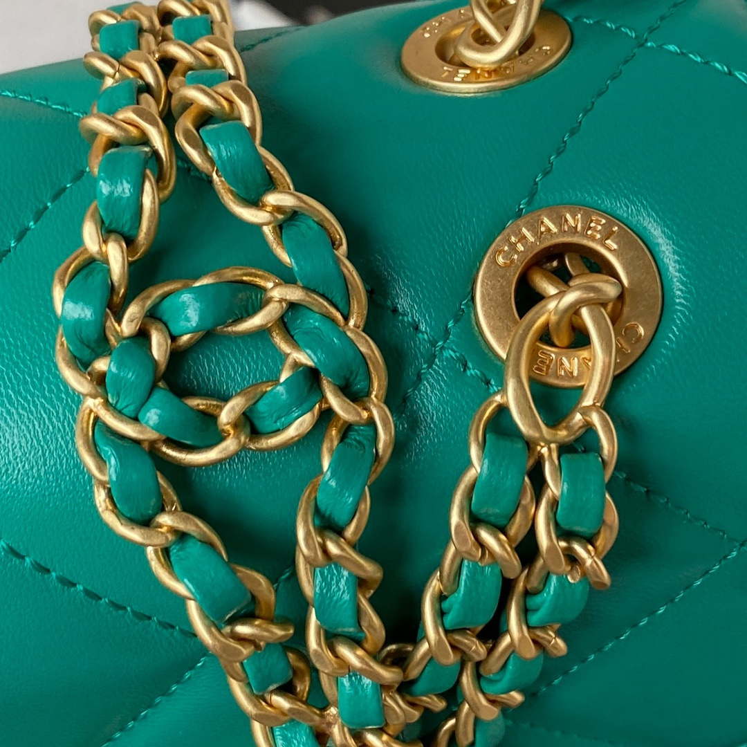 Chanel AS3384 Backpack Chain bag lambskin Green | chanel as3384 backpack chain bag lambskin green 004