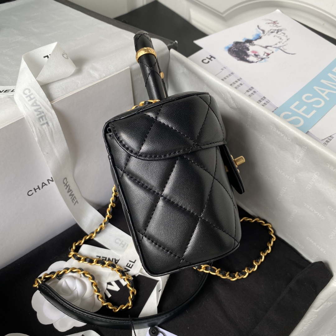 Chanel AS3973 Small Vanity Case Lambskin bag with top handle Black Gold | chanel as3973 small vanity case lambskin bag with top handle black gold 004