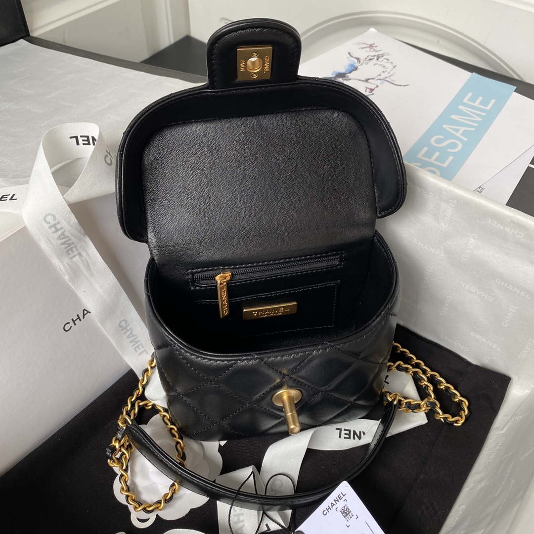 Chanel AS3973 Small Vanity Case Lambskin bag with top handle Black Gold | chanel as3973 small vanity case lambskin bag with top handle black gold 006