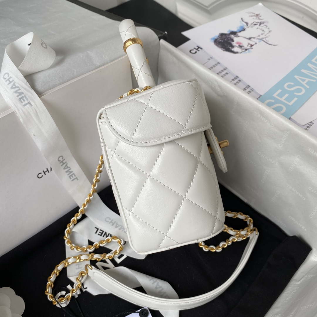 Chanel AS3973 Small Vanity Case Lambskin bag White | chanel as3973 small vanity case lambskin bag with top handle white gold 009