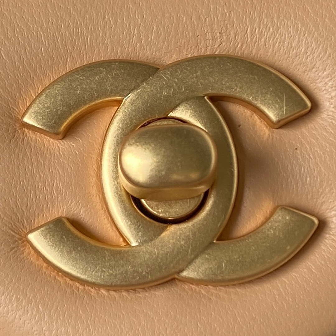 Chanel AS4040 Mini Flap Classic Bag 18 Woc Camellia Lambskin Apricot | chanel as4040 mini flap classic bag 18 woc camellia lambskin apricot 003